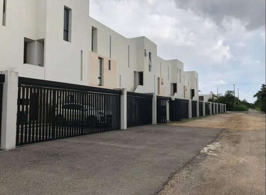 Departamento En Temozon Con Terraza Y Amenidades Estacionamiento Incluido * Mérida