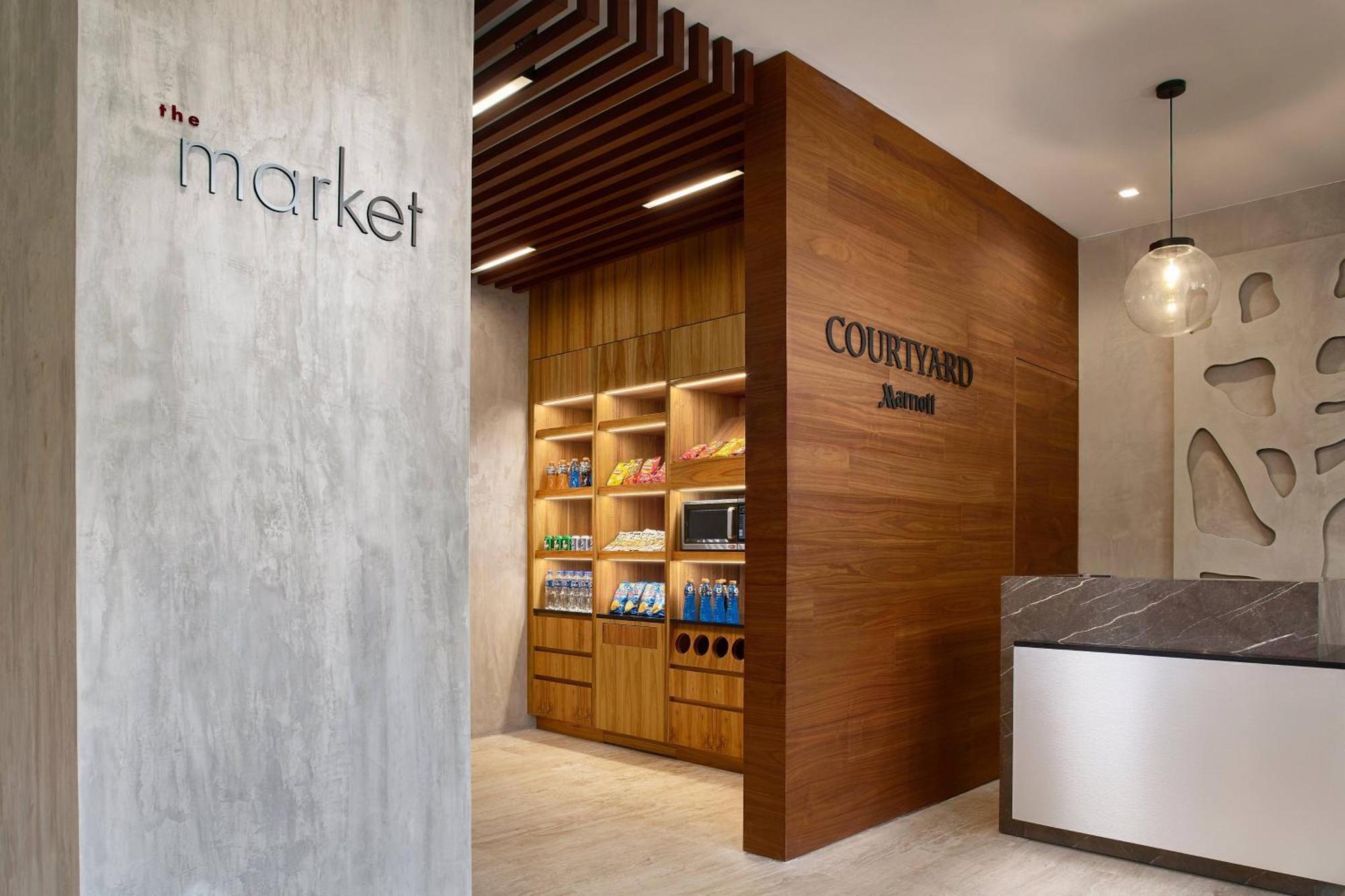 Courtyard By Marriott Downtown Hotel 4*