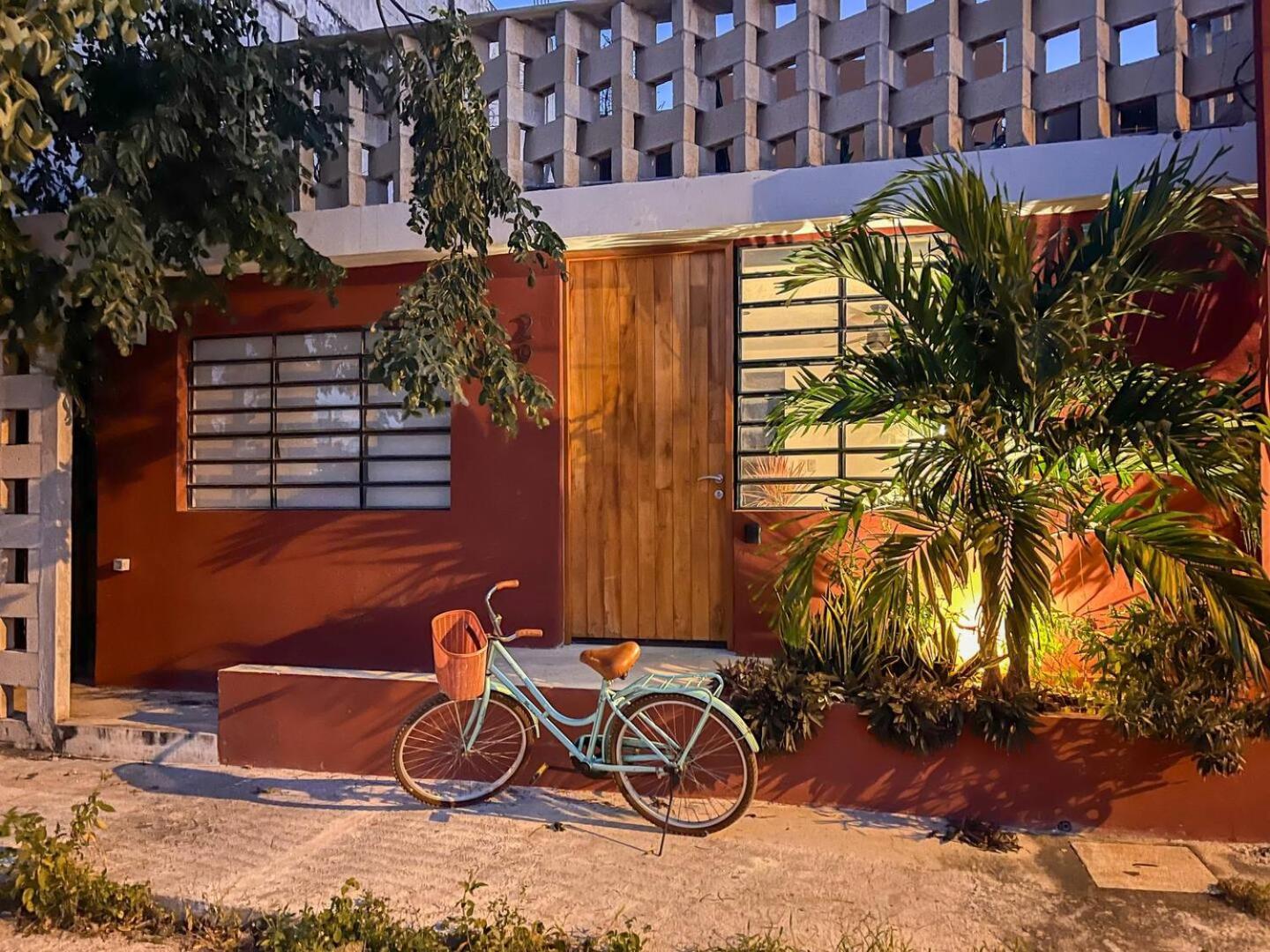 Local Living Charm & Rooftop Сasa de vacaciones