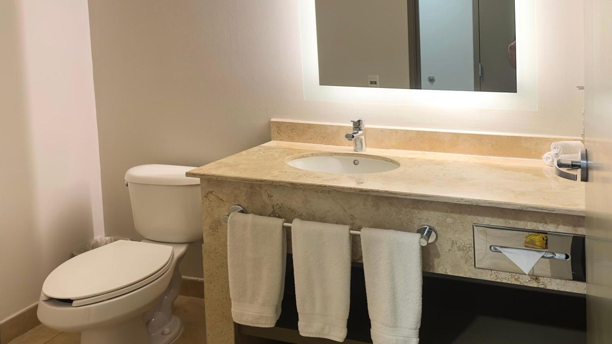 Hotel Express Mérida, An Ihg Mérida