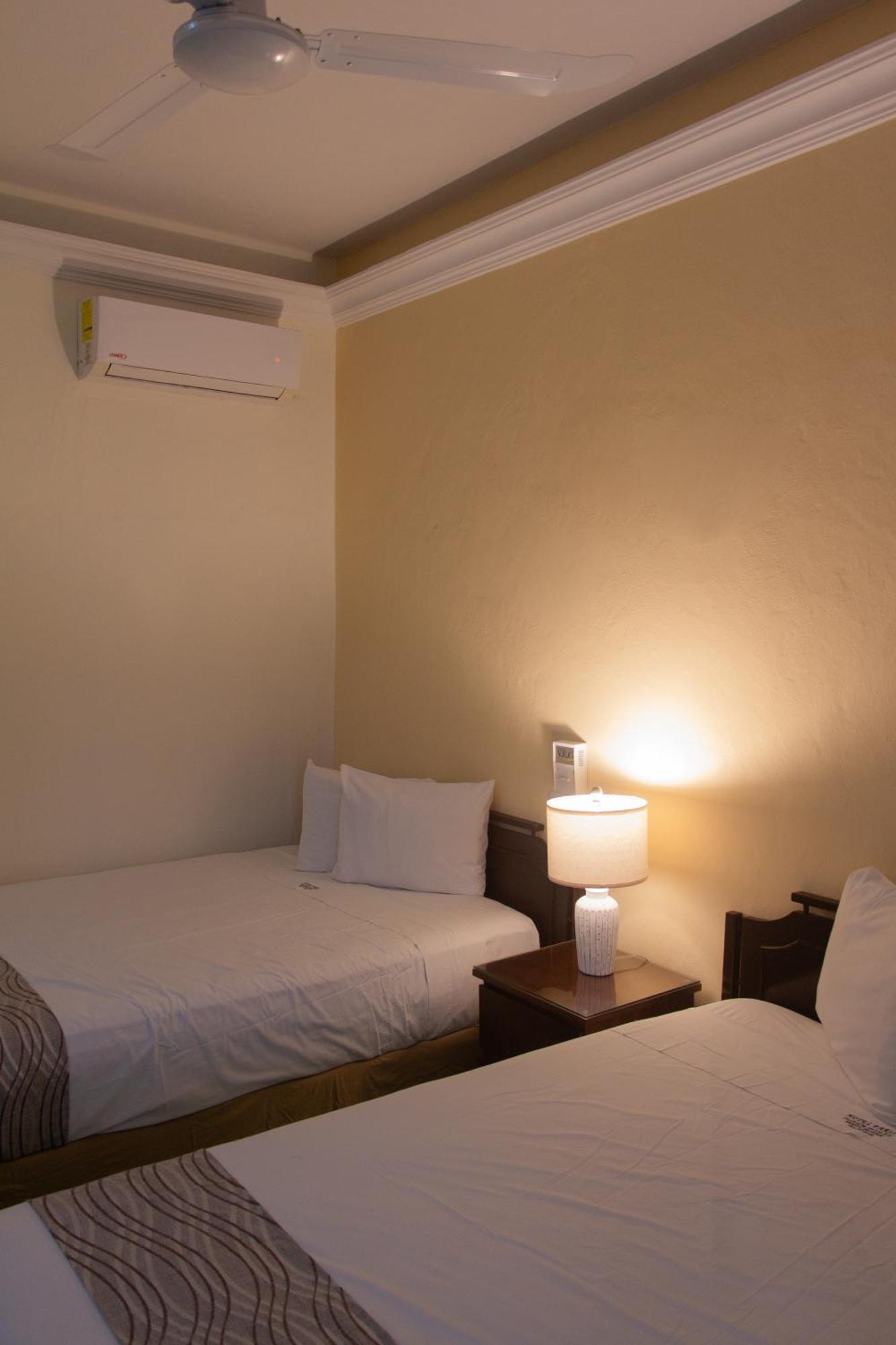 Nuevo Paris Hotel