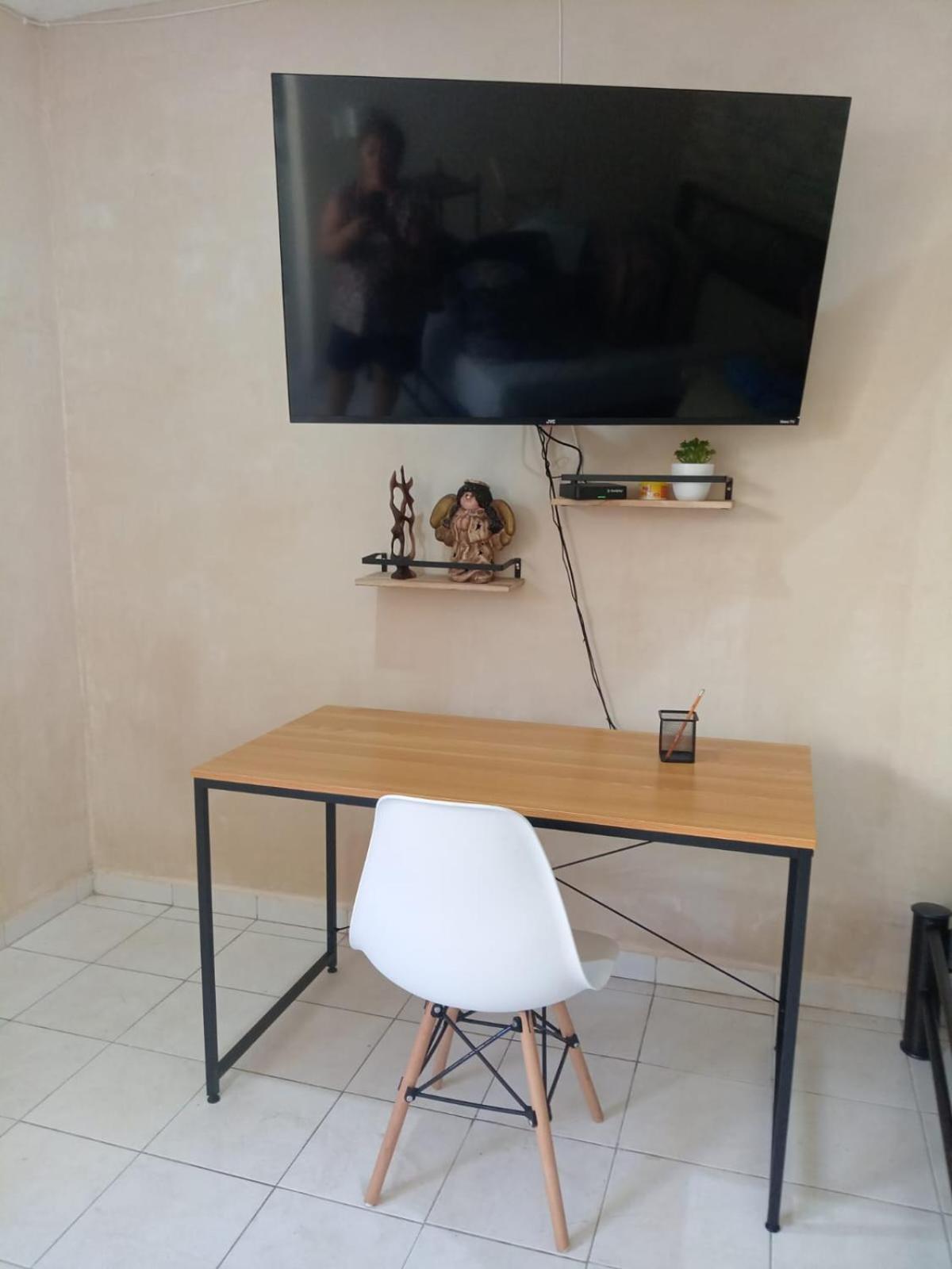 21st Century Apartment *