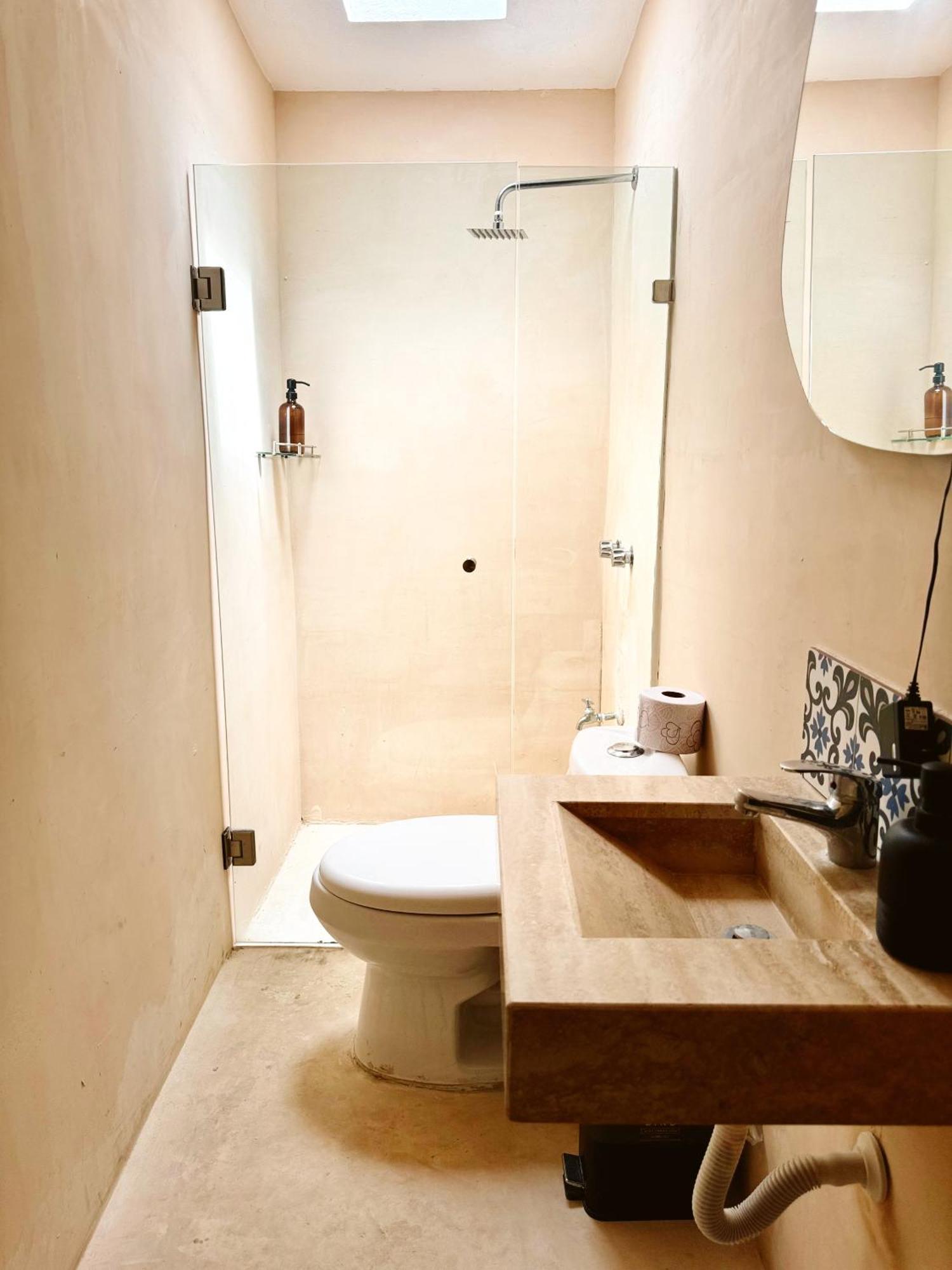Casa Nudo, Hotel