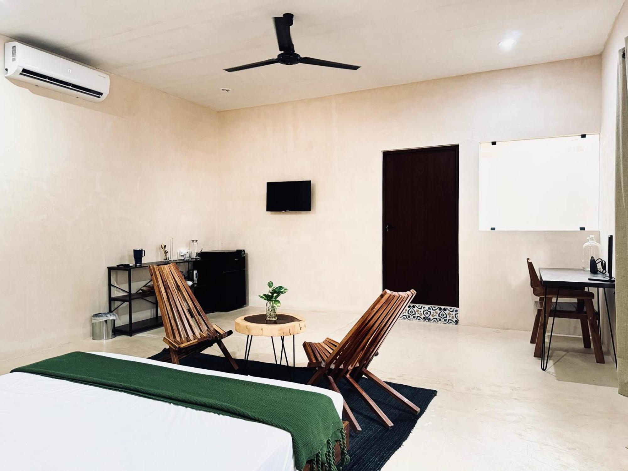 Casa Nudo, Hotel