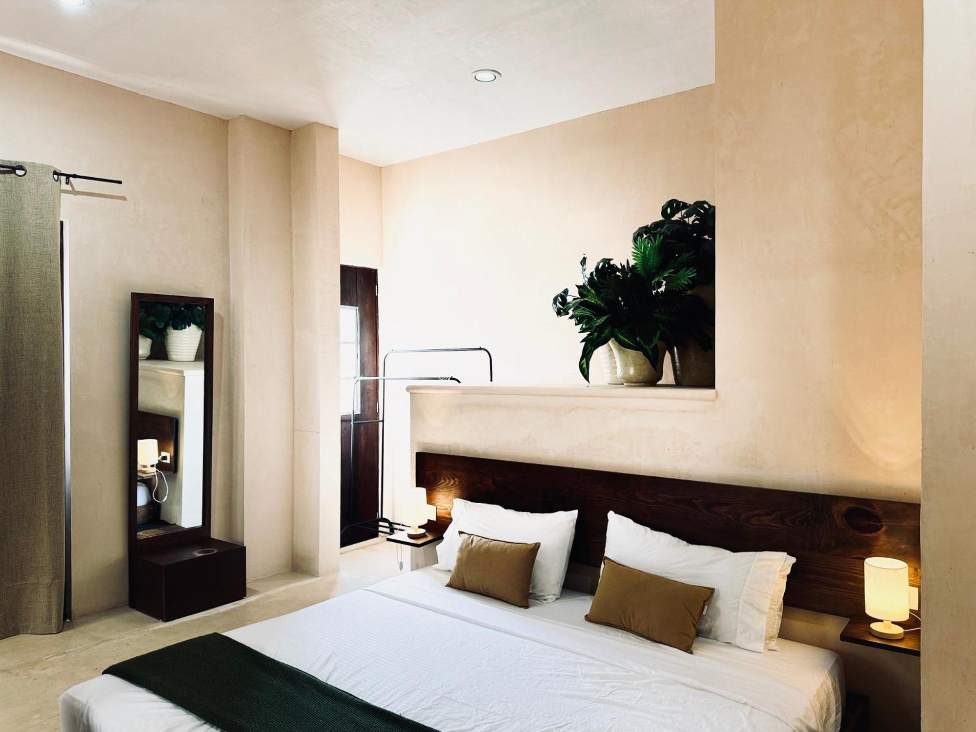Casa Nudo, Hotel