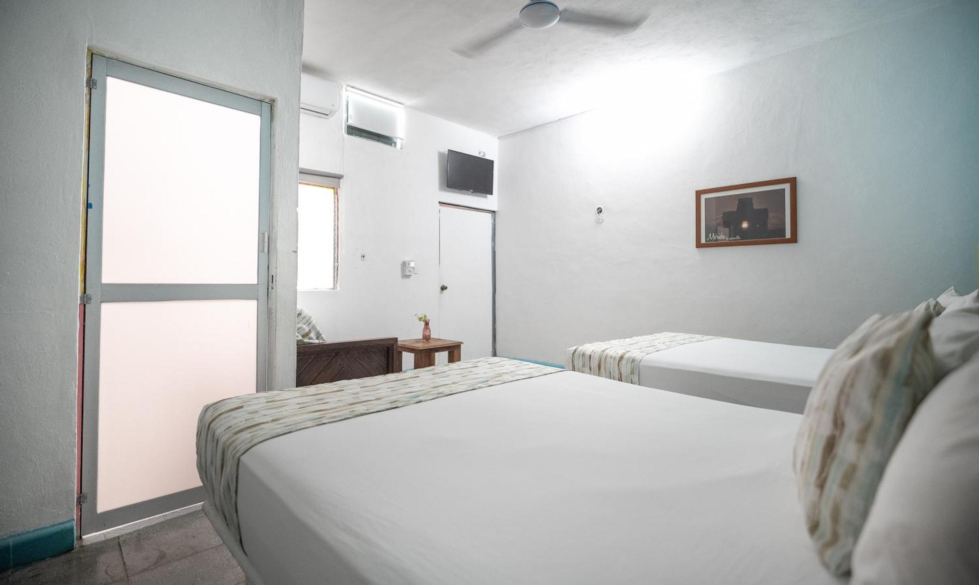 Aurora Hotel
