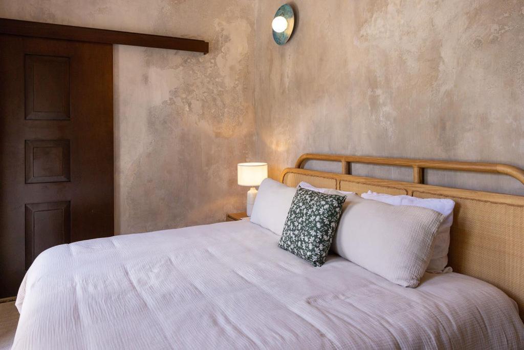 Amazing Downtown House Near Plaza Grande, 7bd