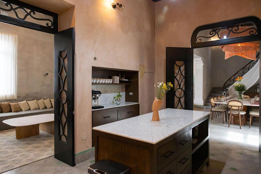 Amazing Downtown House Near Plaza Grande, 7bd Сasa de vacaciones
