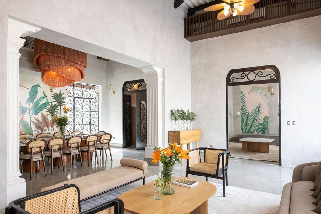 Сasa de vacaciones Amazing Downtown House Near Plaza Grande, 7bd *