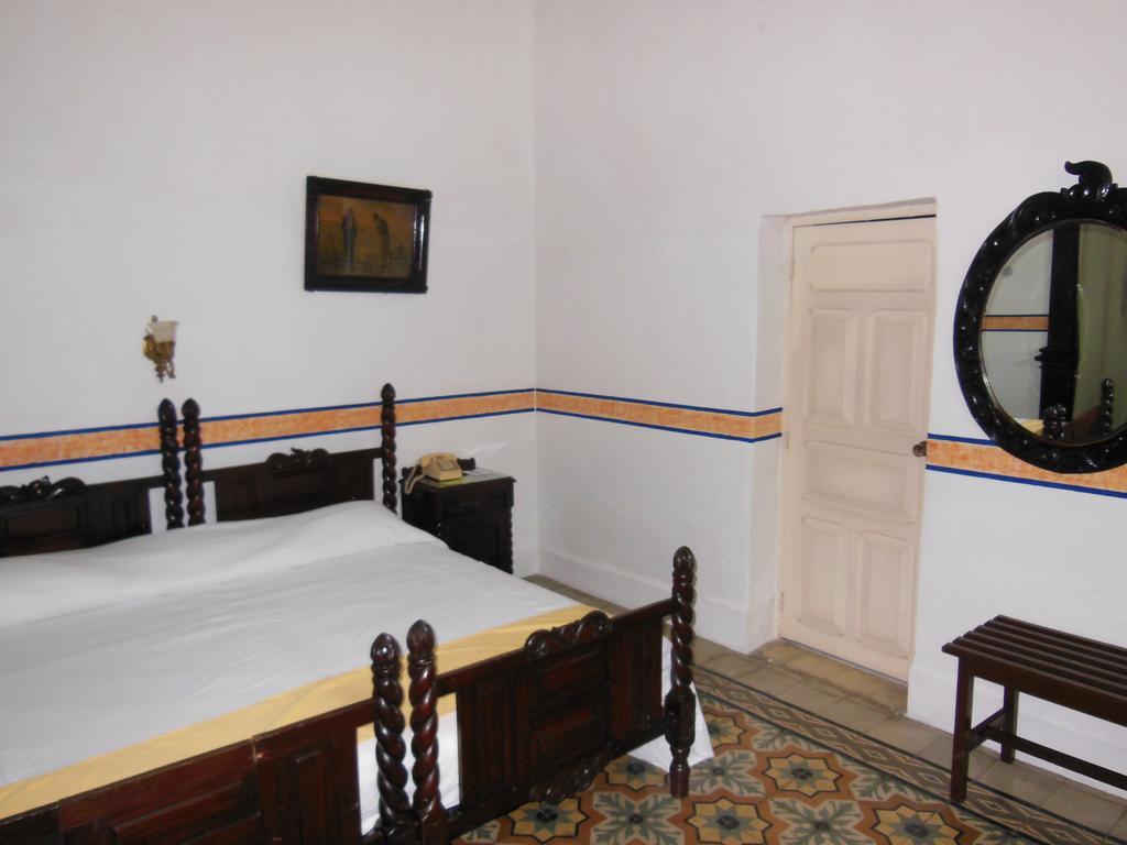 Hotel Toledo & Galeria Merida