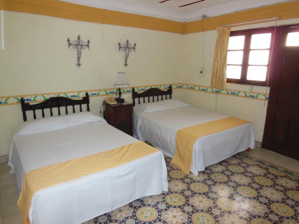 Hotel Toledo & Galeria Merida