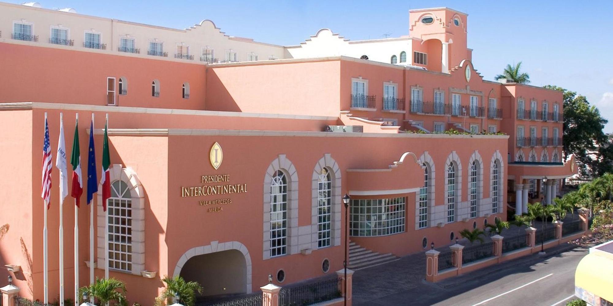 Mercedes Curio Collection By Hilton
