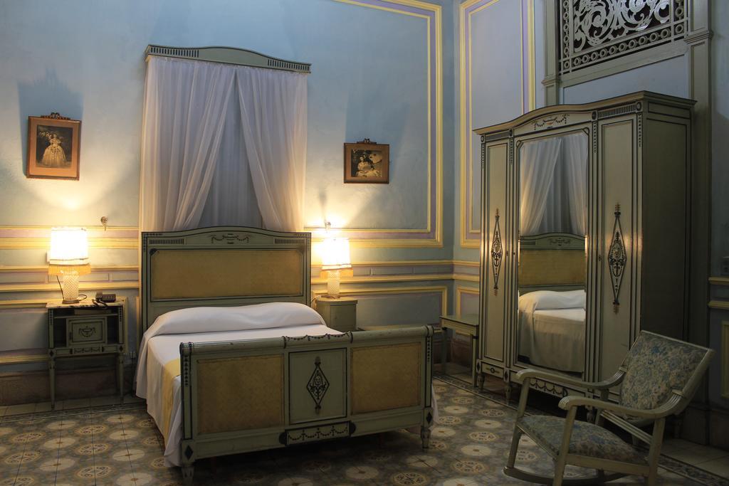 Toledo & Galeria 3*