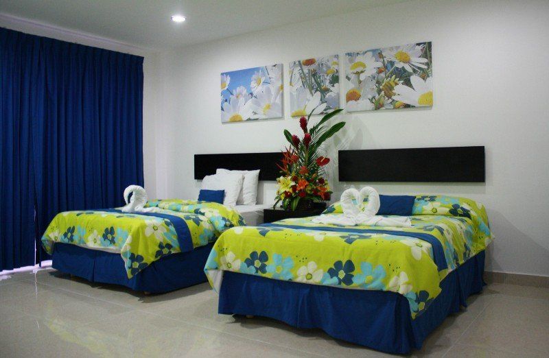Hotel Embajadores 4*