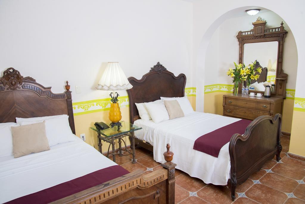 Casa De Columnas 4*