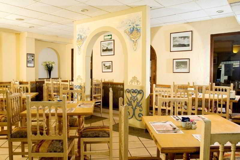 Colonial De 4*