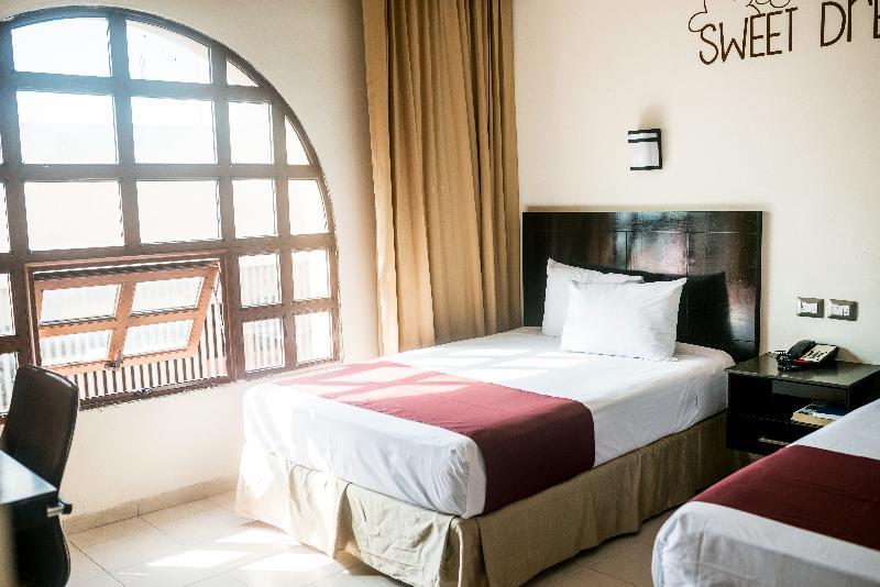 Colonial De Hotel