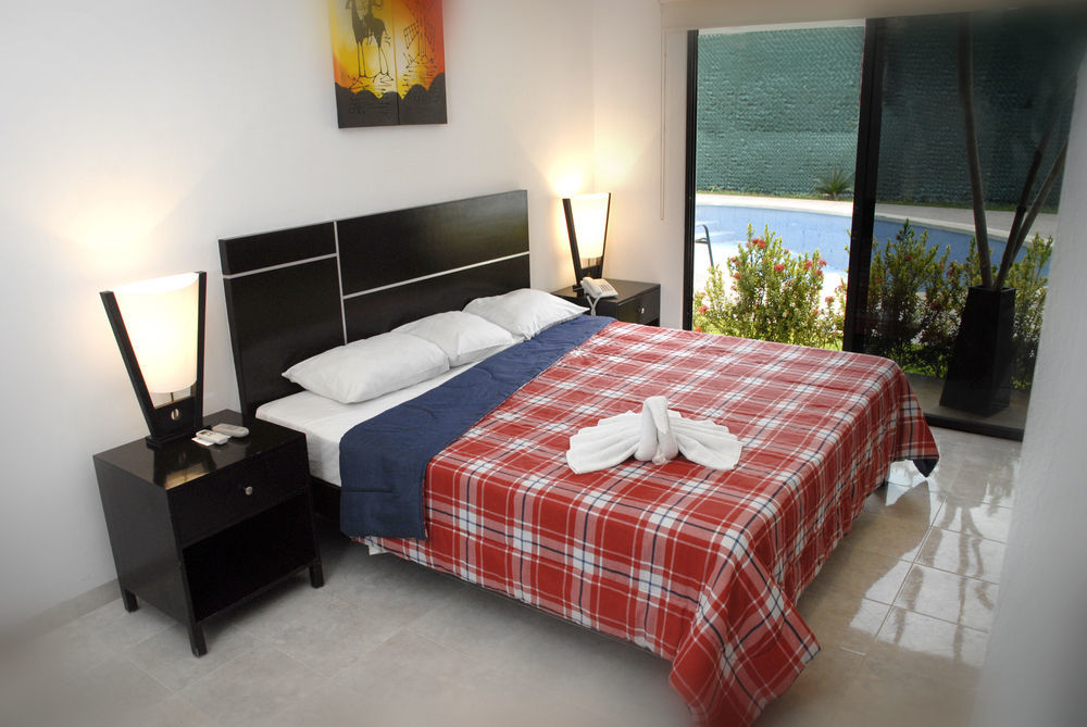 Hotel Holly 4*