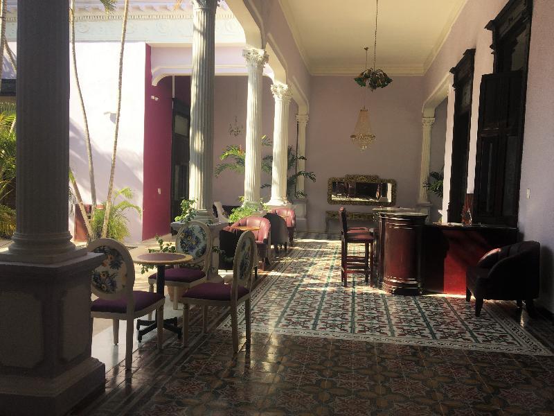 Lavanda Cas Hotel