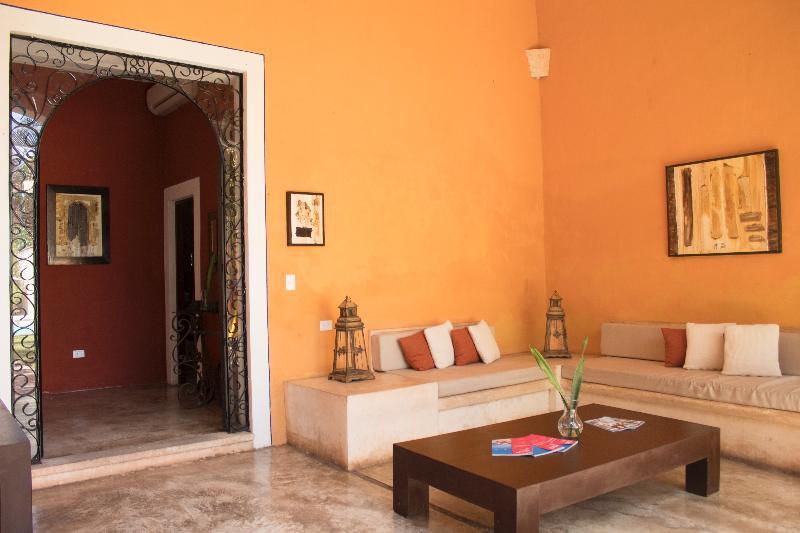 Art 64 Boutique - Adults Only 3*