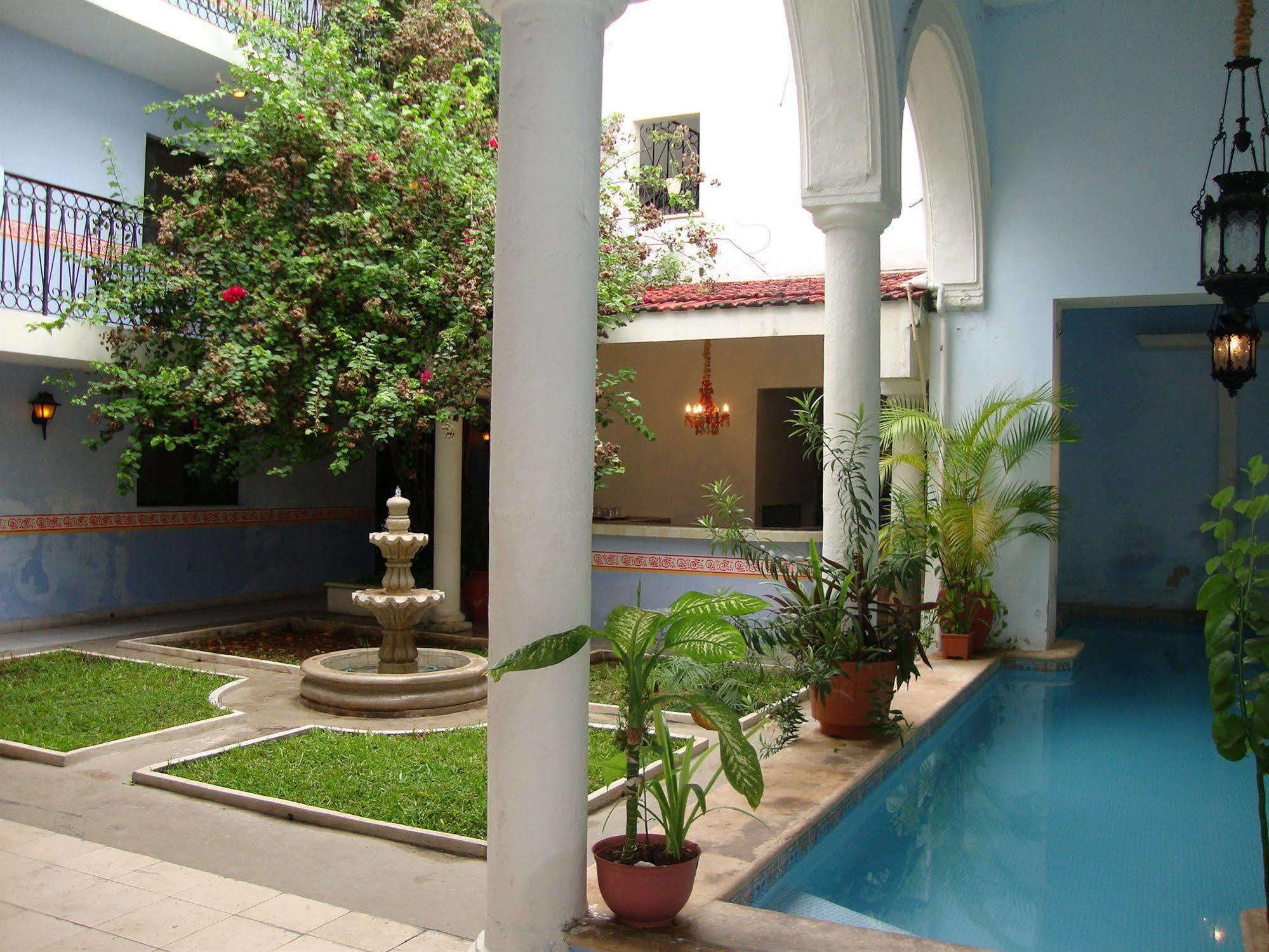 Aragon Hotel 3*