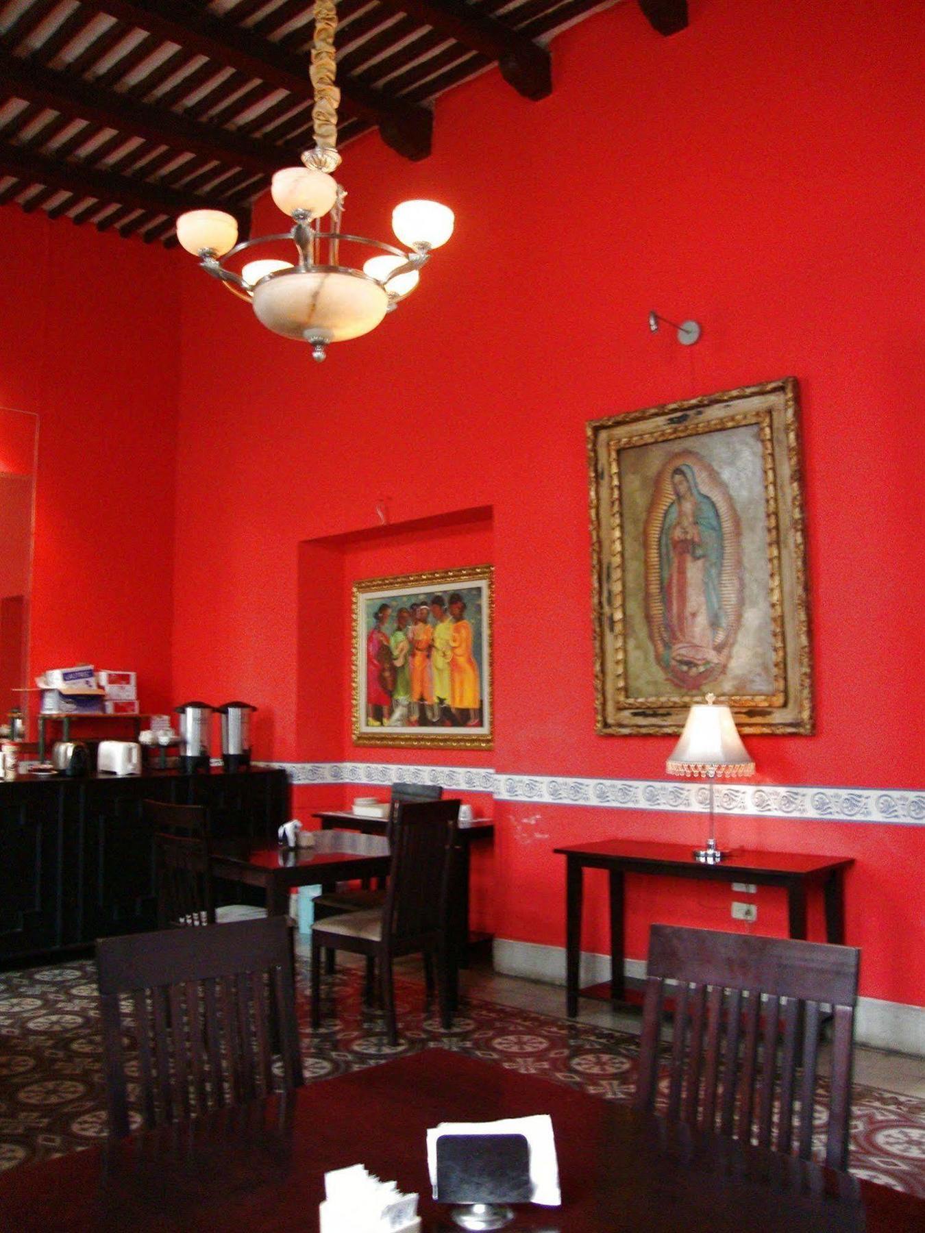 Aragon Hotel 3*