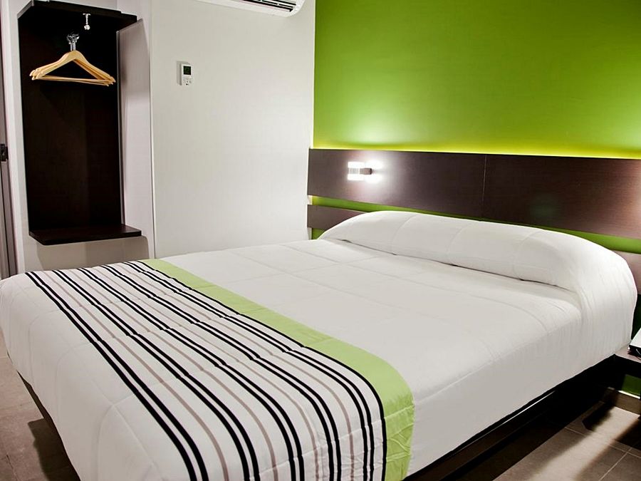 Express Junior By Marriott Altabrisa Hotel 3*