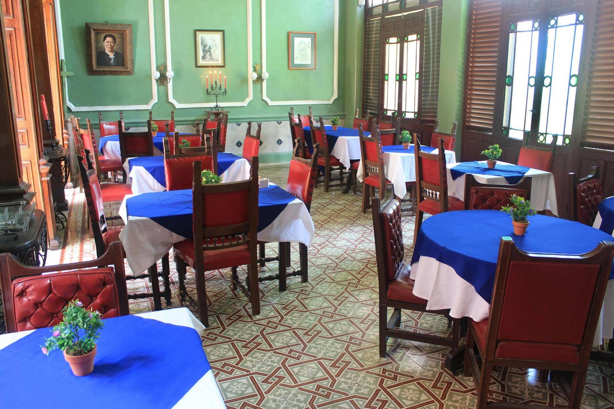 Toledo & Galeria Hotel