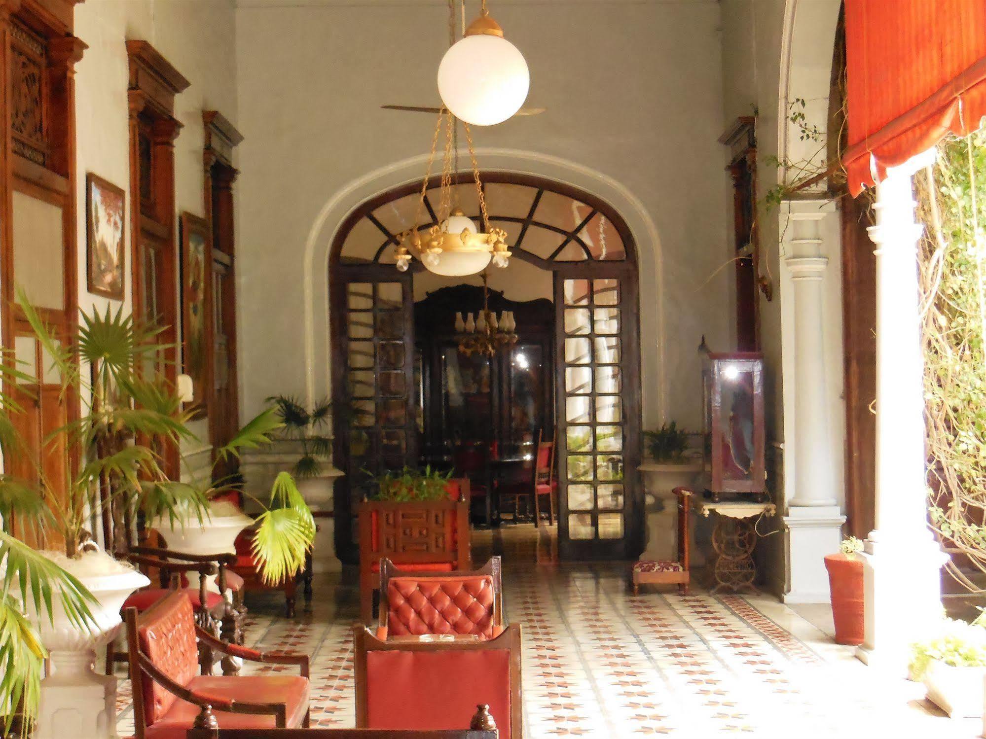 Toledo & Galeria Hotel