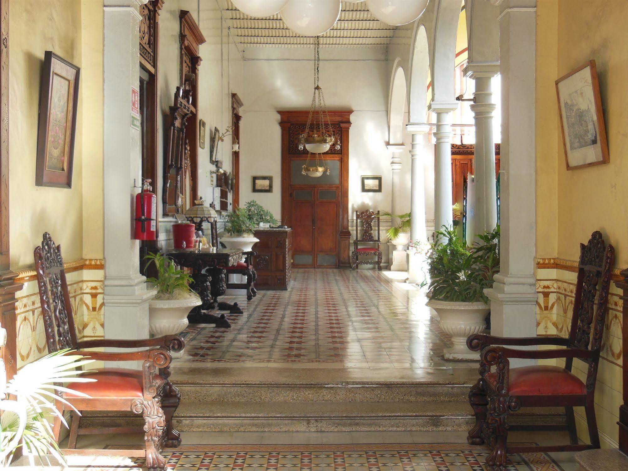 Toledo & Galeria Hotel Merida