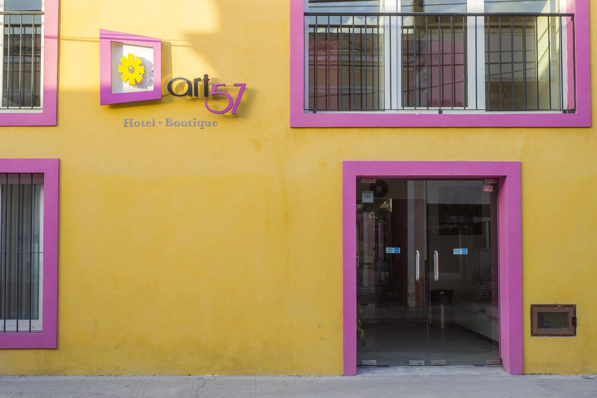 Art 57 - Adults Only 2* Mérida