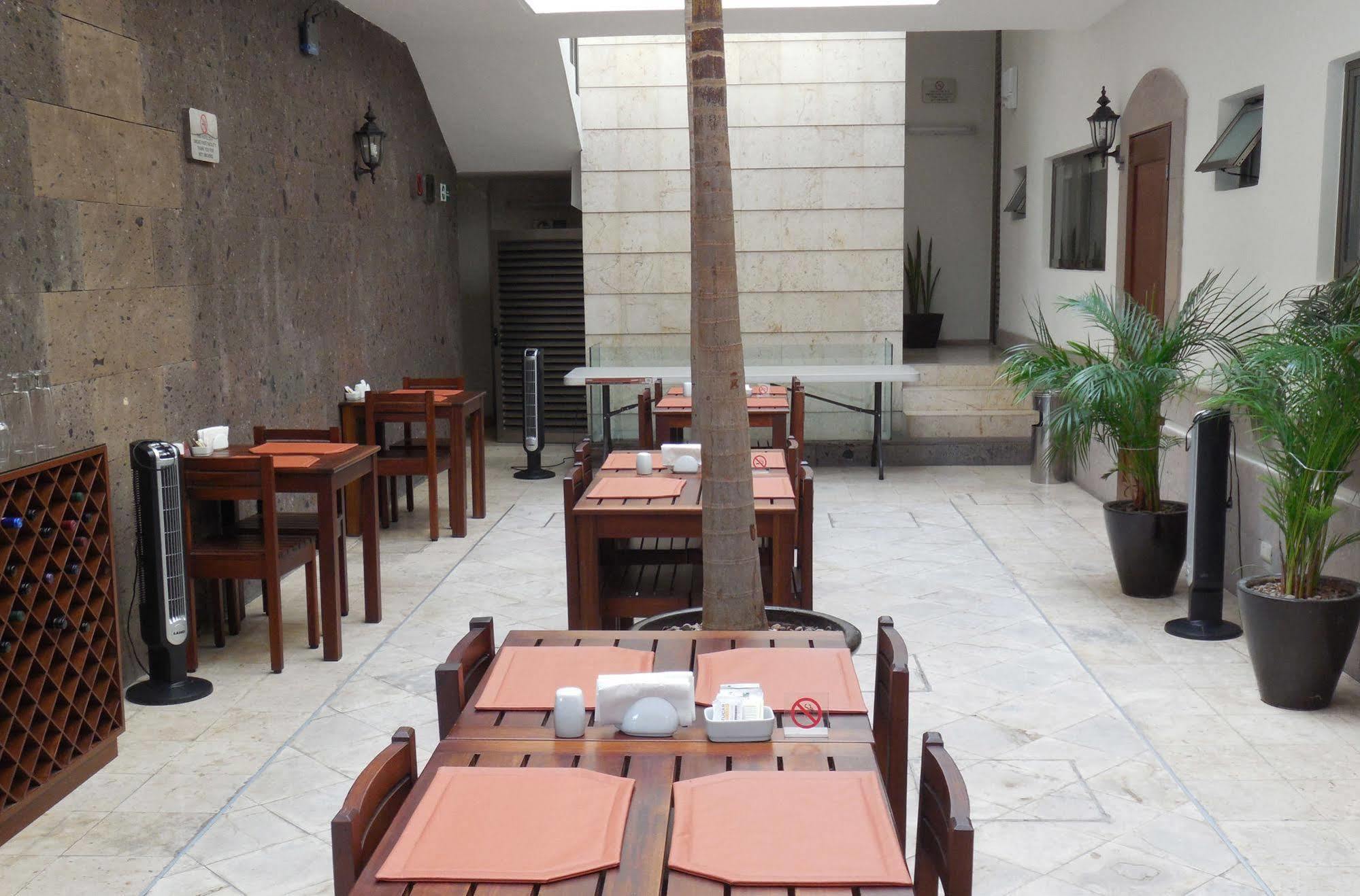 Casa Continental Hotel