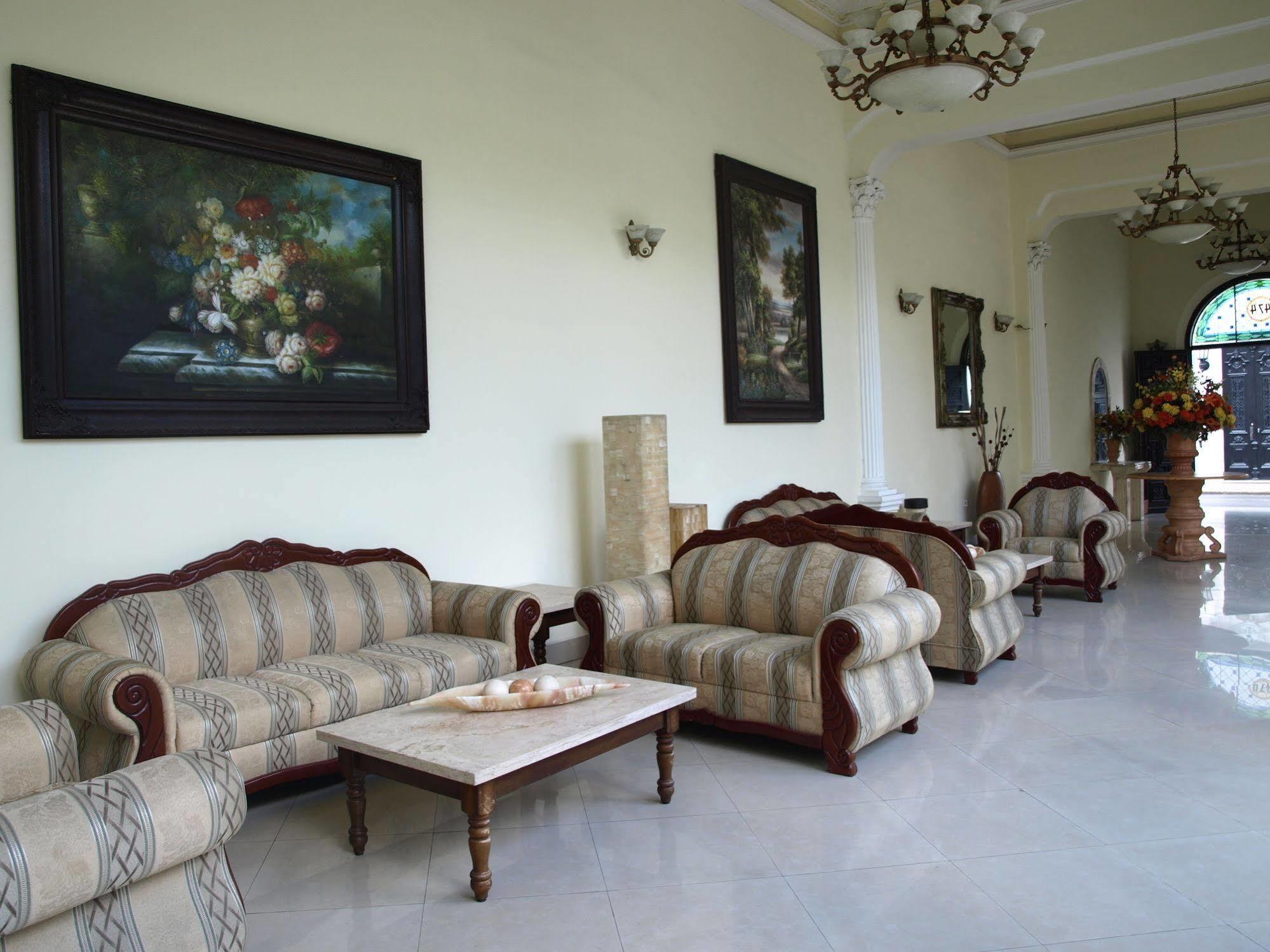 Gran Real Yucatan Hotel