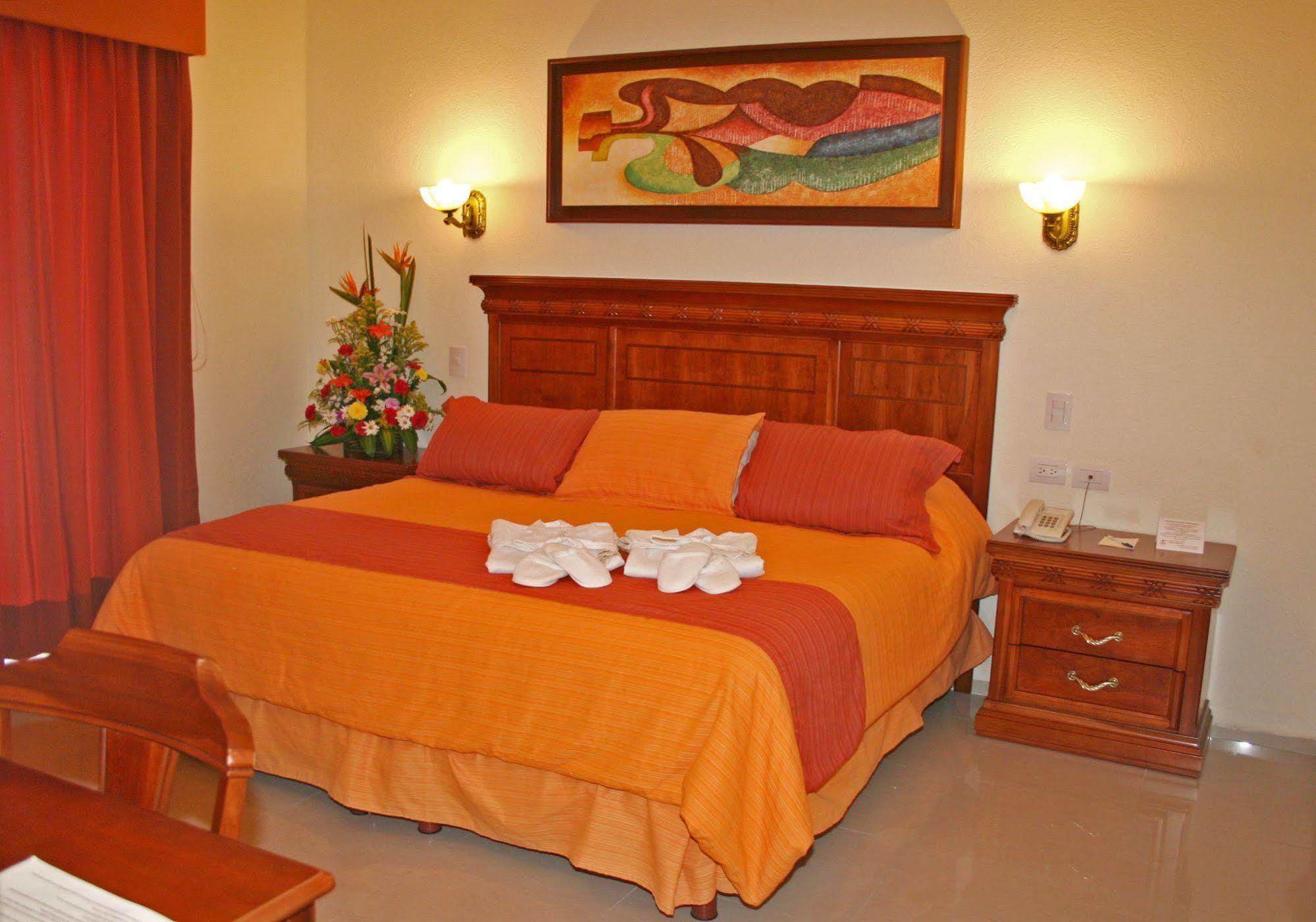 Gran Real Yucatan Hotel 5*