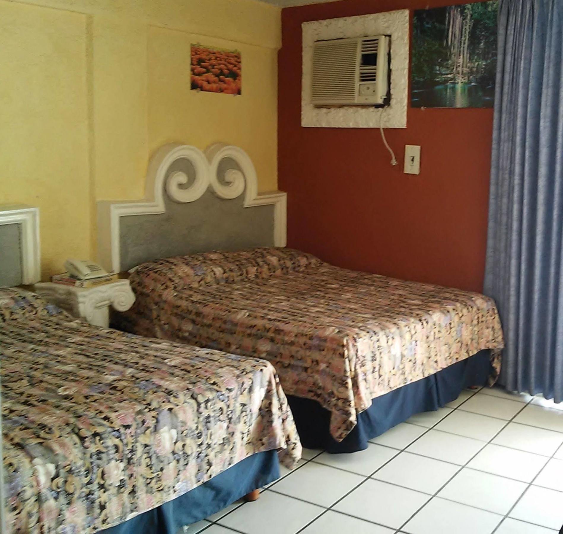 Hotel Elia Noemi 3*