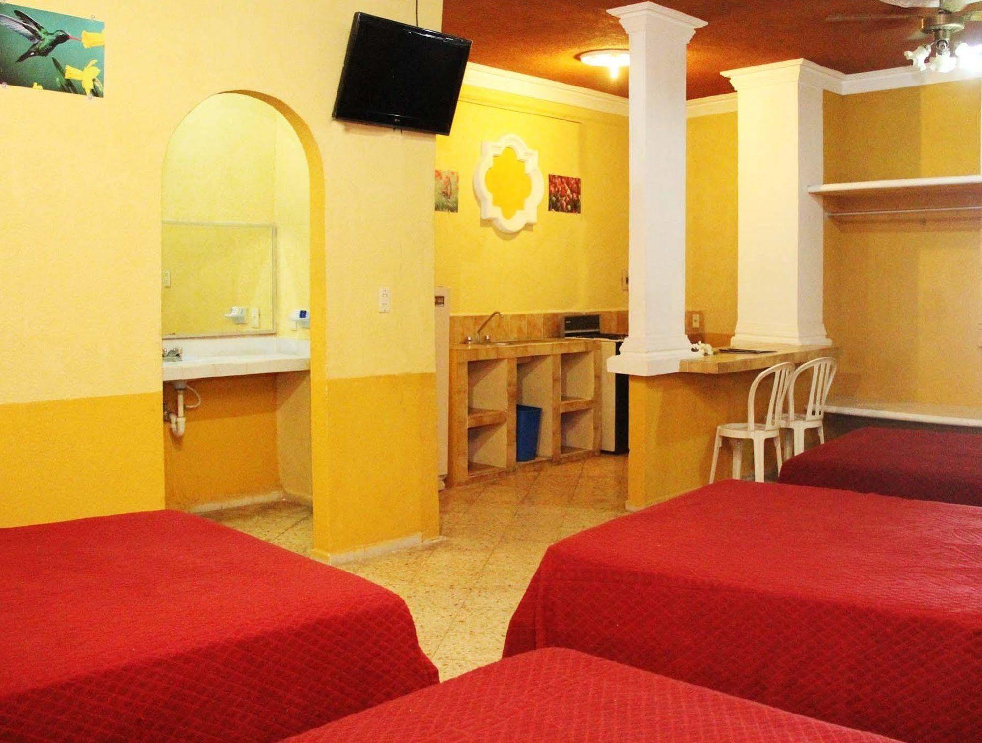 Elia Noemi Hotel
