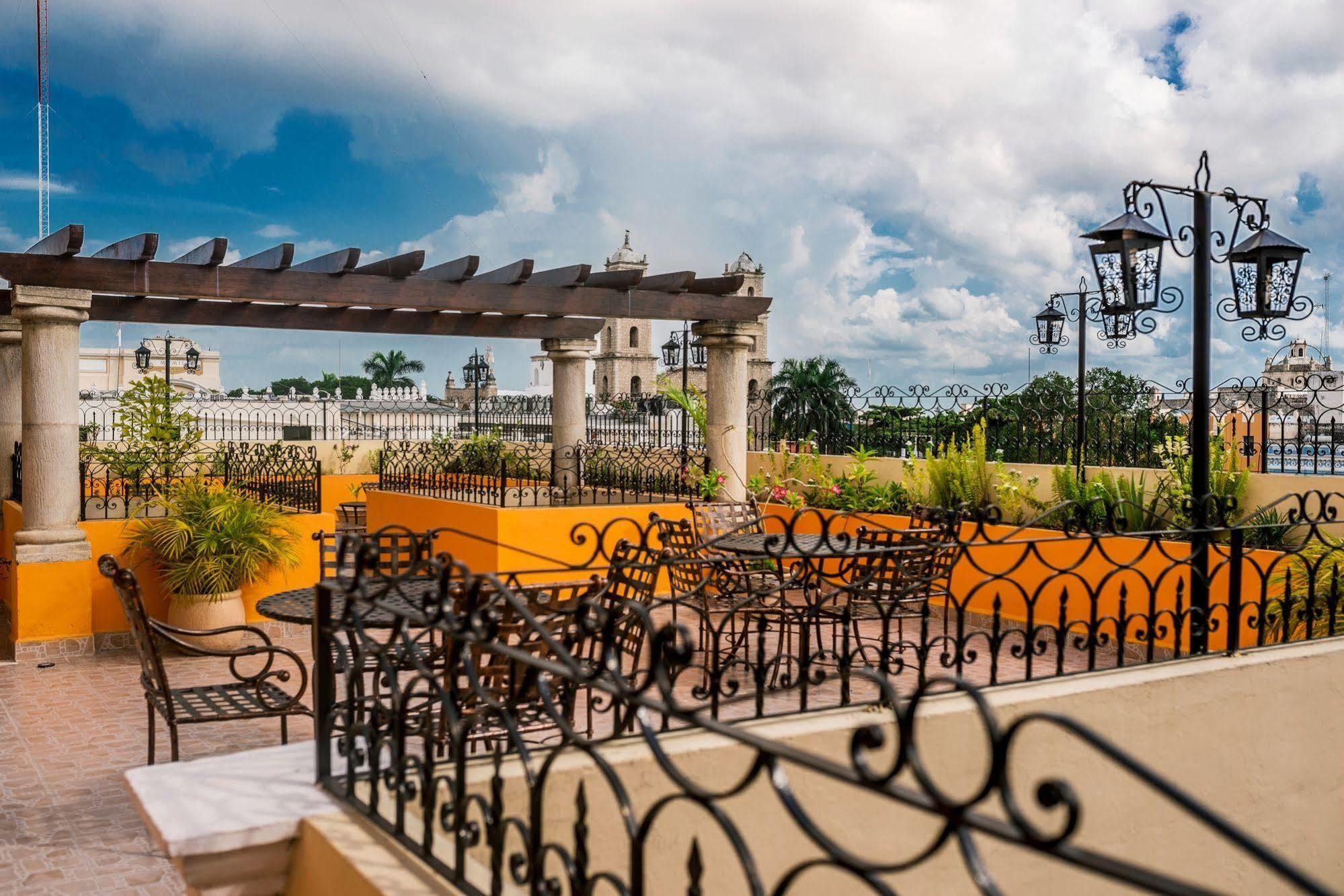 Colonial De Hotel