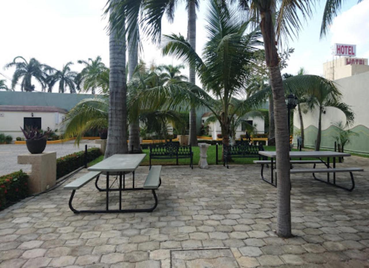 Spring Cancun Motel *
