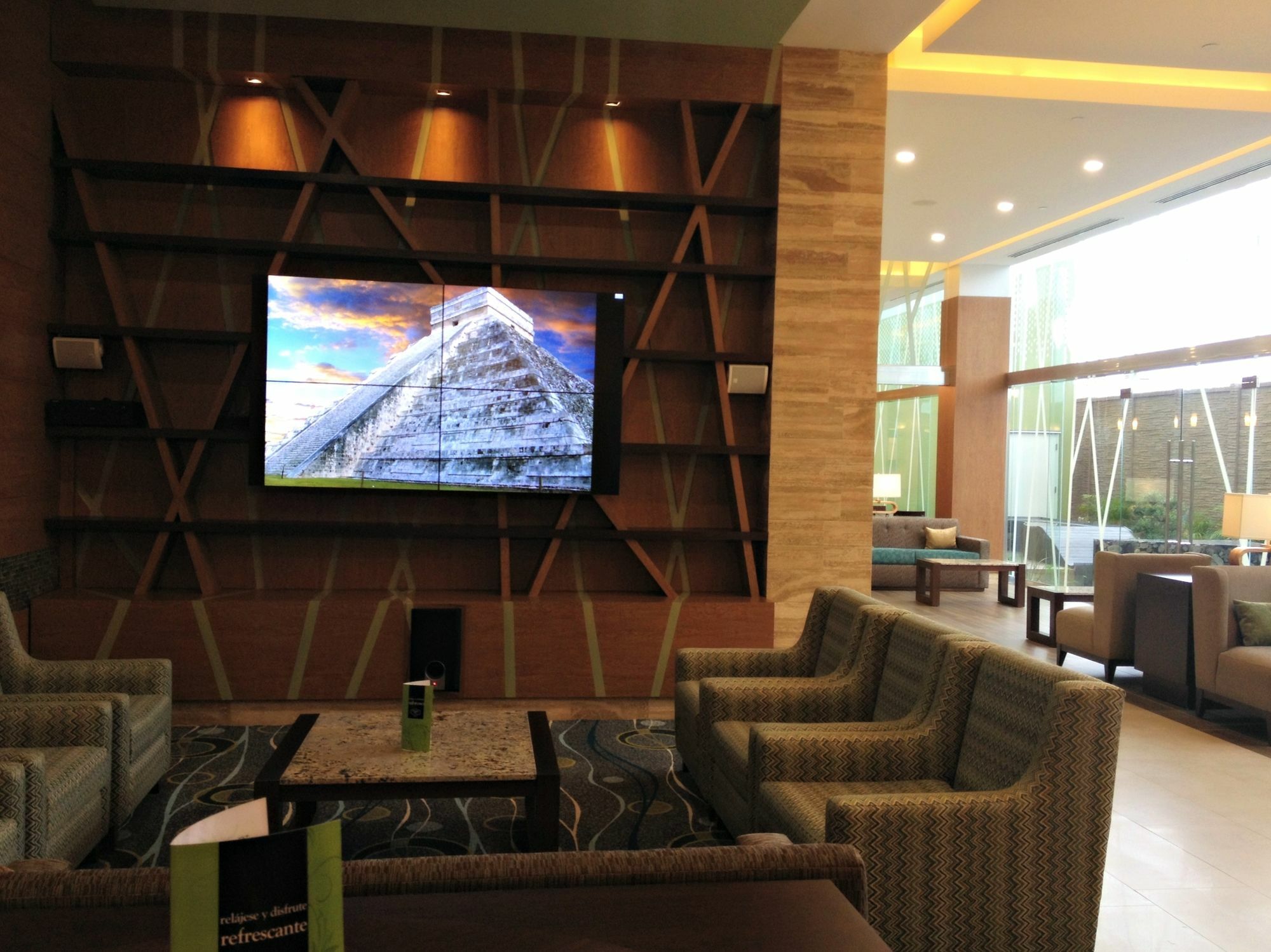 Hotel Hampton By Hilton 3*