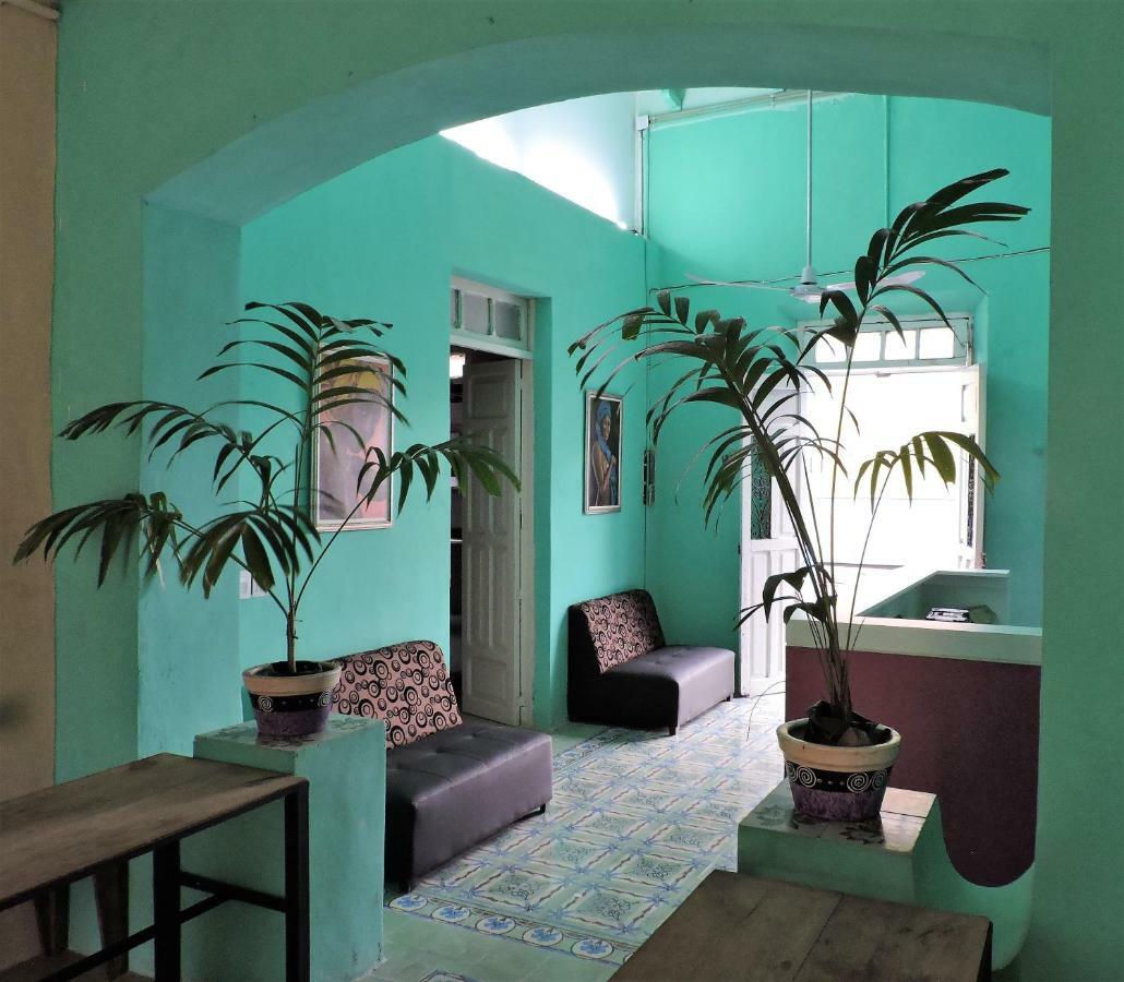 Guaya Hostel *
