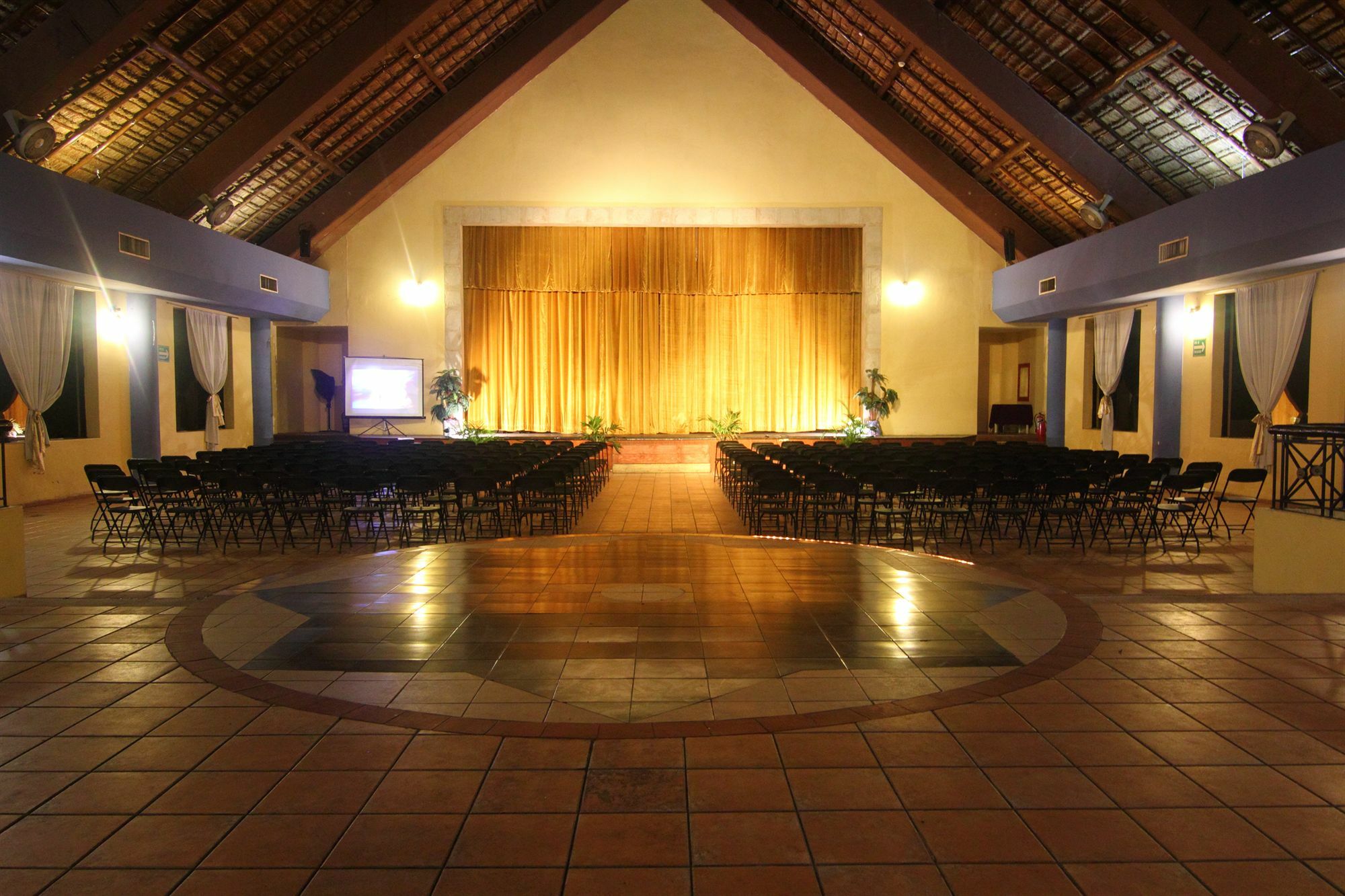Reef Yucatan & Convention Center Hotel Merida
