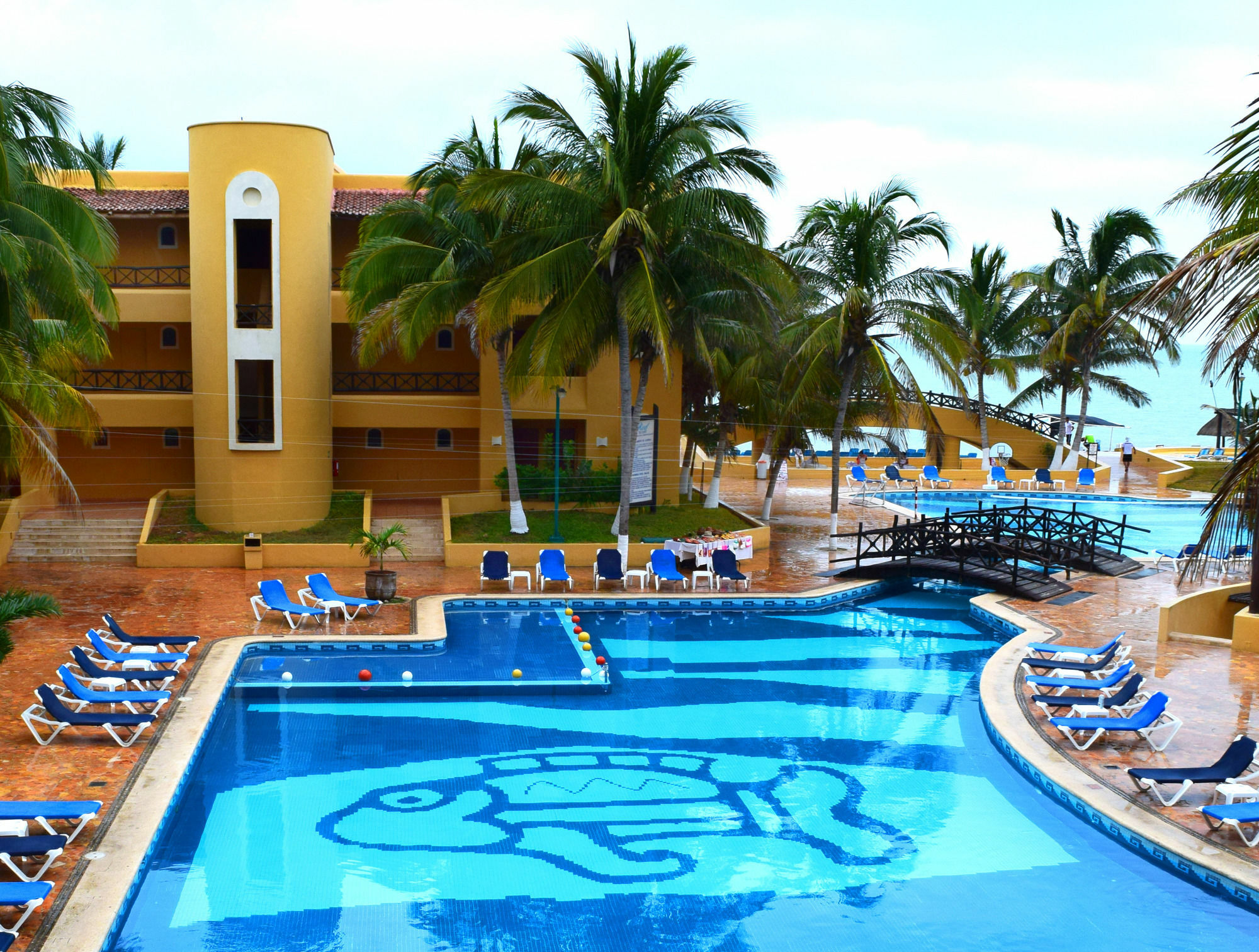 Reef Yucatan & Convention Center Hotel 3*