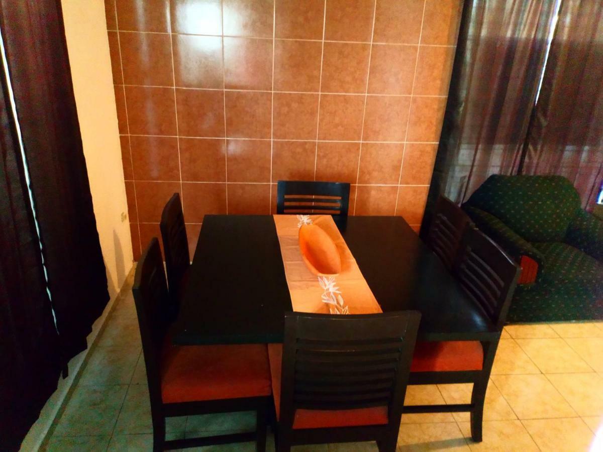 Casa Holly Caucel