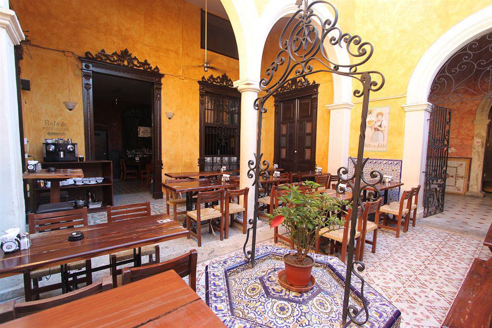 Colonial De Hotel