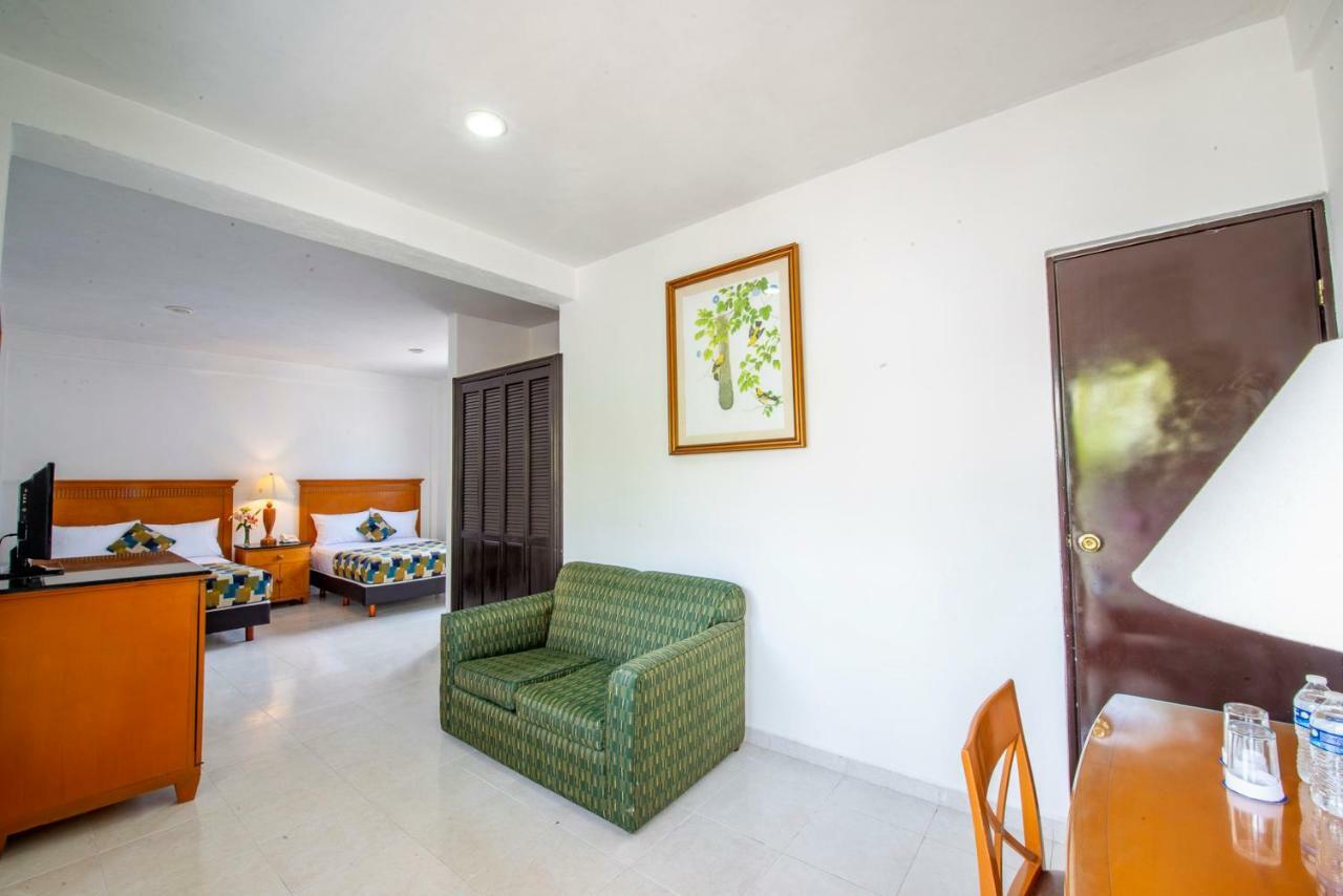 Embajadores Hotel 4*