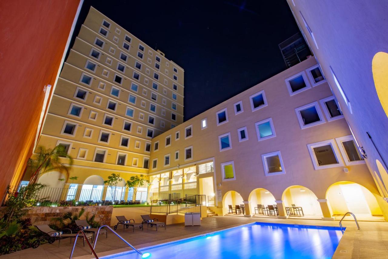 Express Centro By Ihg Hotel 4*