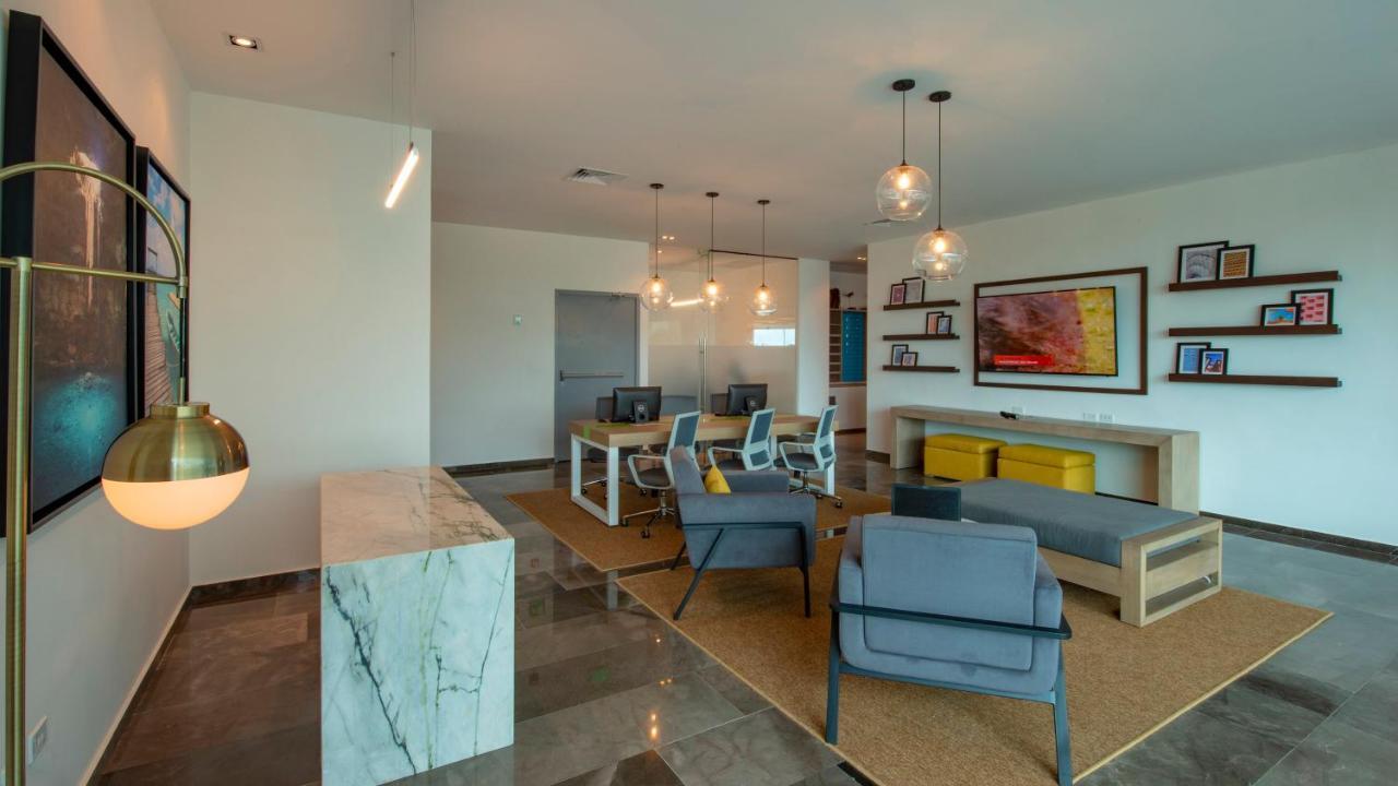 Inn&suites - La Isla, An Ihg