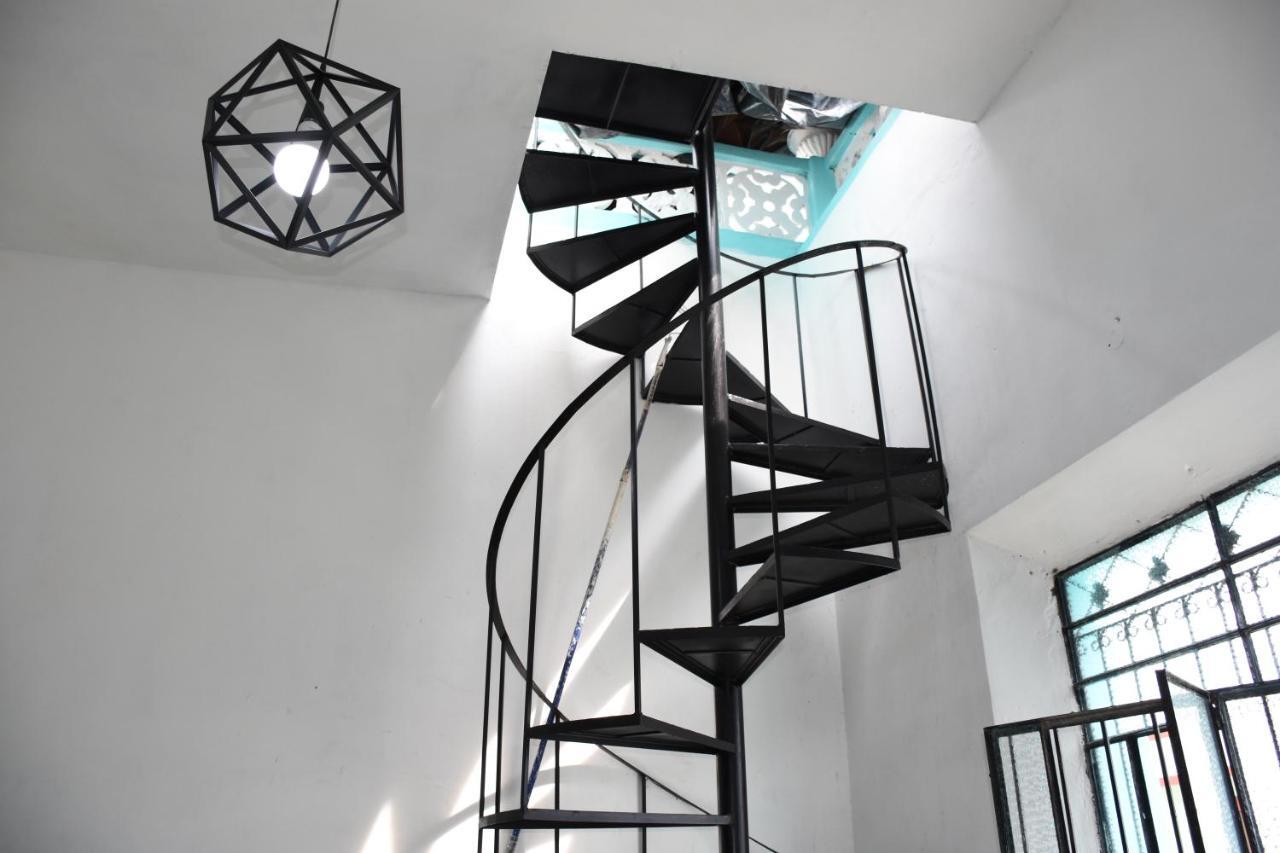 Hostal 62 *