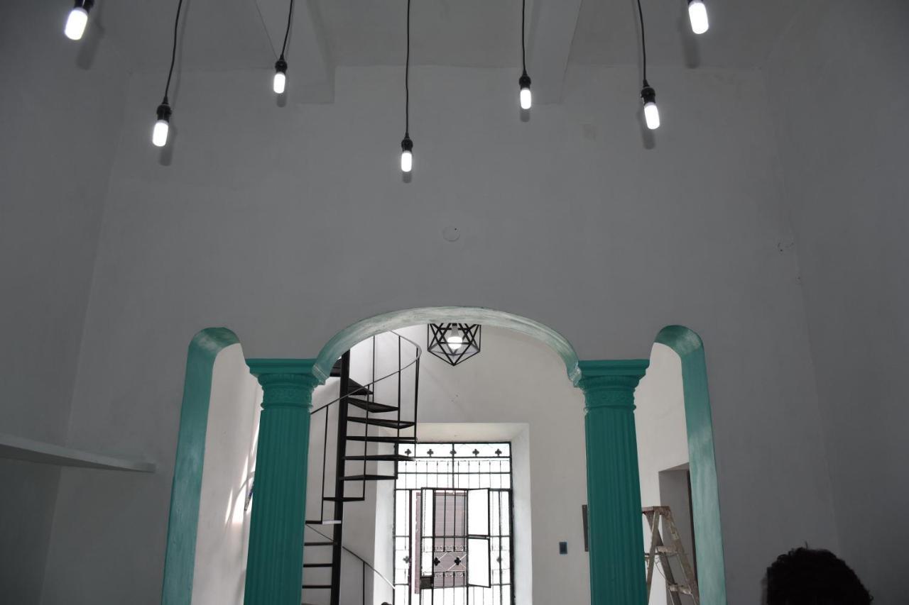 62 Hostal *