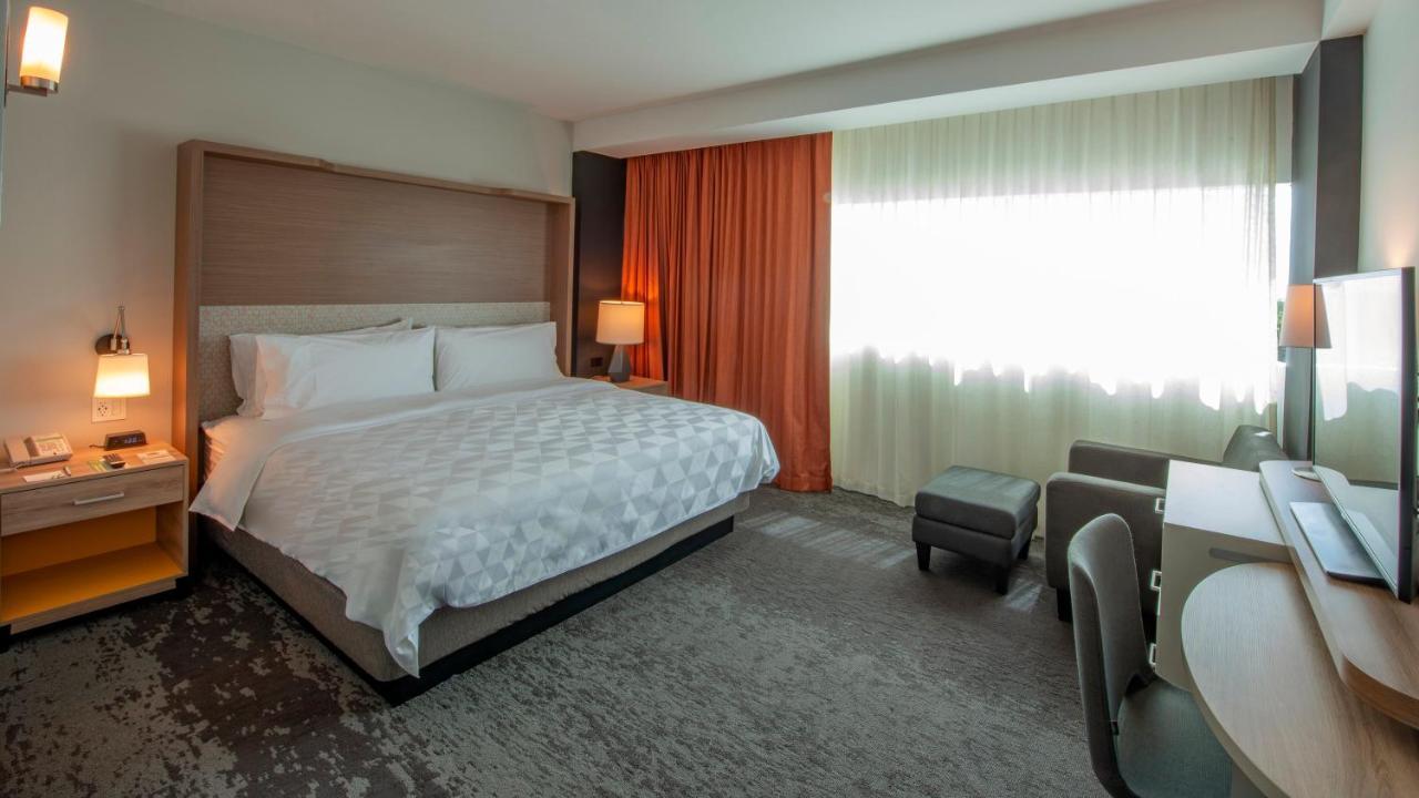 Inn&suites - La Isla, An Ihg Hotel